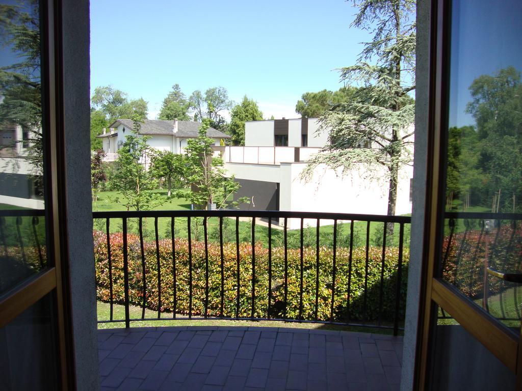 Il Glicine Sul Garda Appartamento Turistico Peschiera del Garda Exterior foto